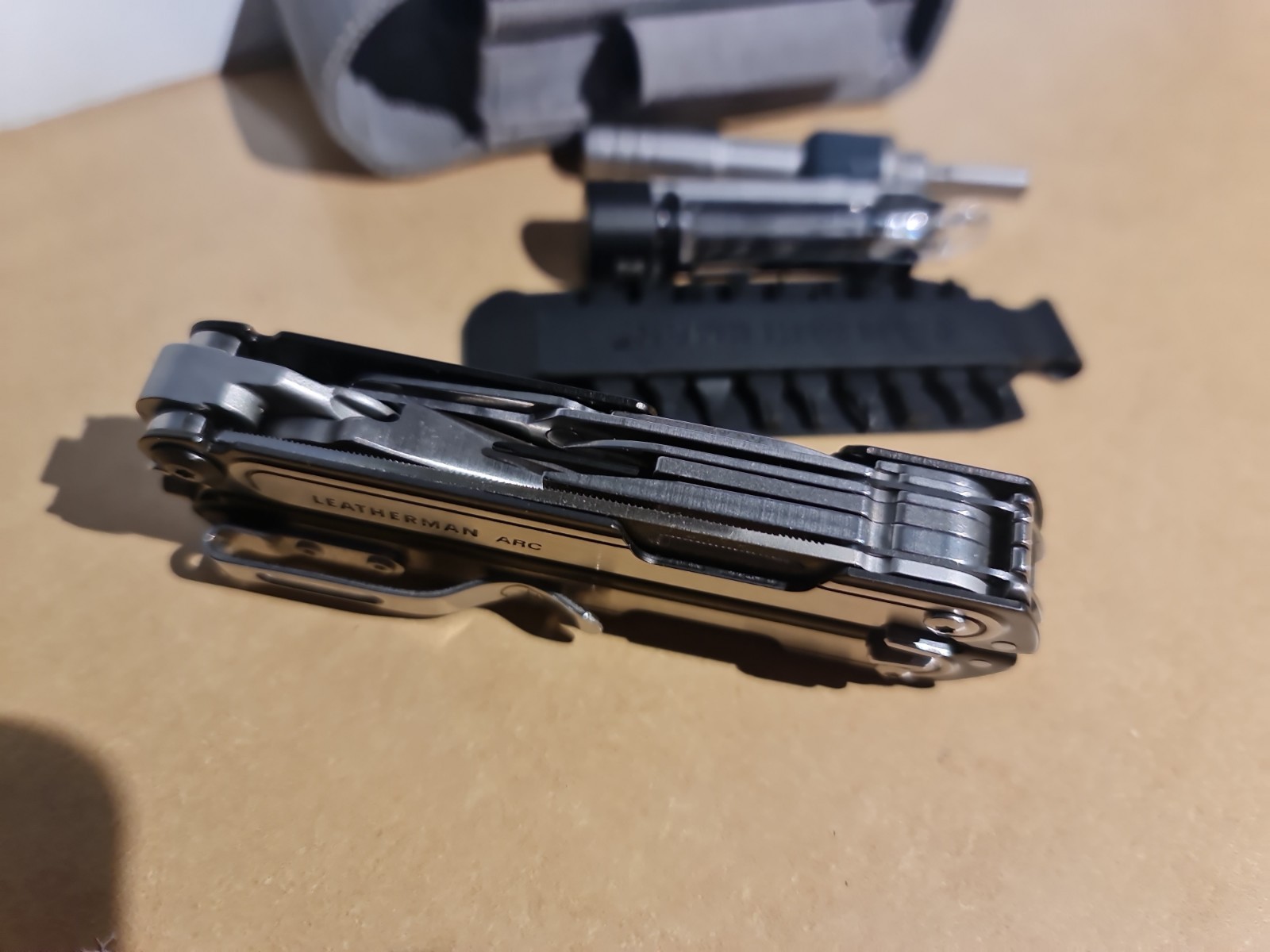 Leatherman ARC Multi Tool MagnaCut Blade With Ratchet / Bit Kit / Led Torch