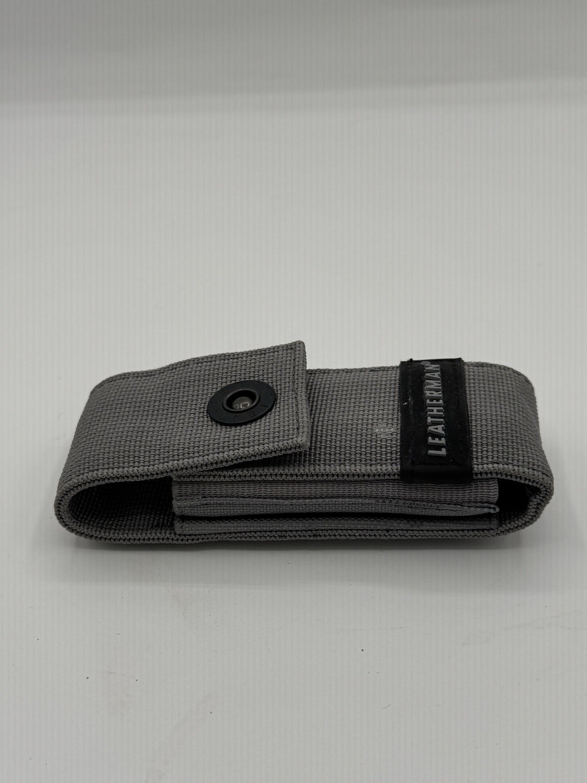 Leatherman FREE P4 Retired Multi Tool Pocket Clip Gray Sheath USA Stainless READ