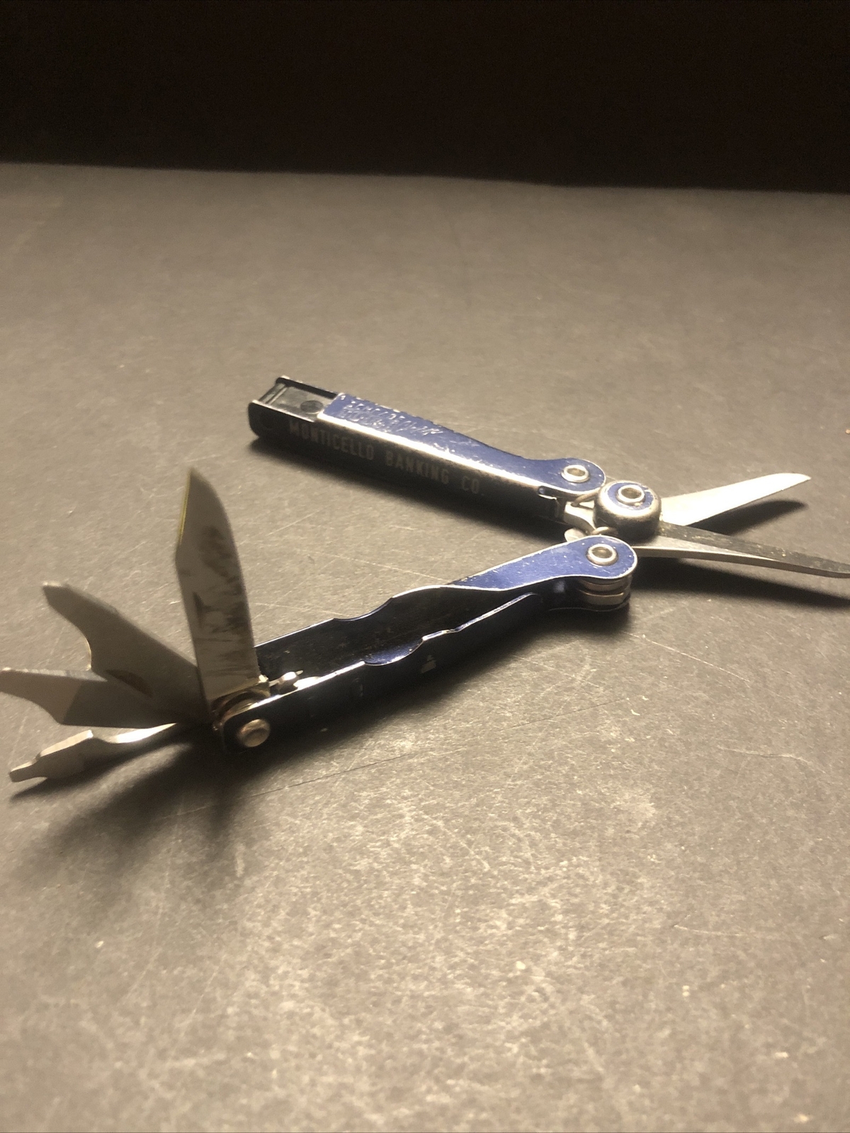 Schrade Tough Chip Folding Multi Tool Made in Usa Blue
