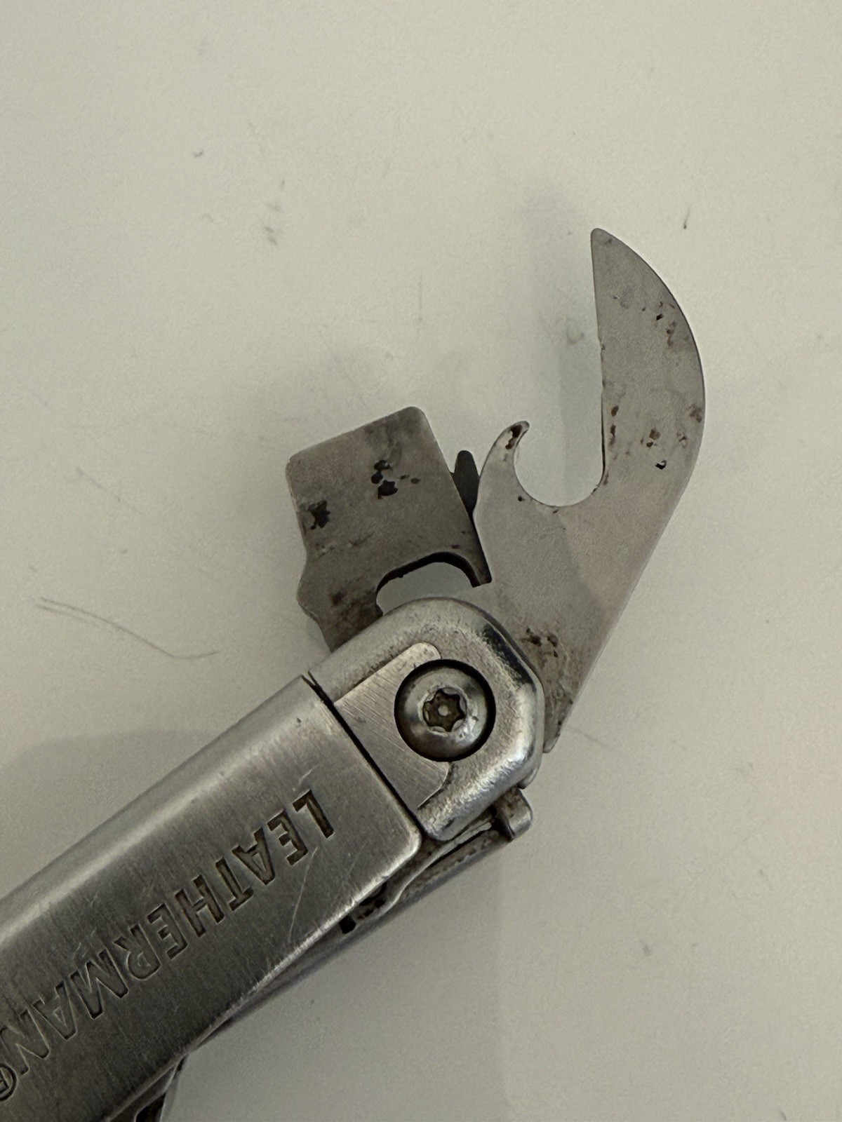 LEATHERMAN SURGE 21-In-1 Stainless Heavy Duty Multitool Blade Read