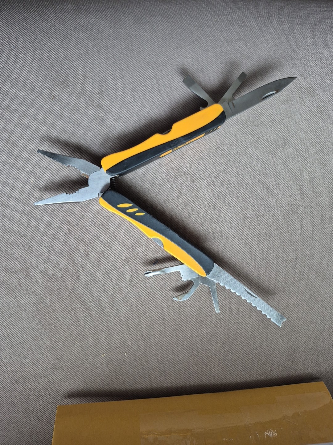 Ideal Multitool Pocket Knife ,pliers And 8 Differt Functions Used In Good Condin