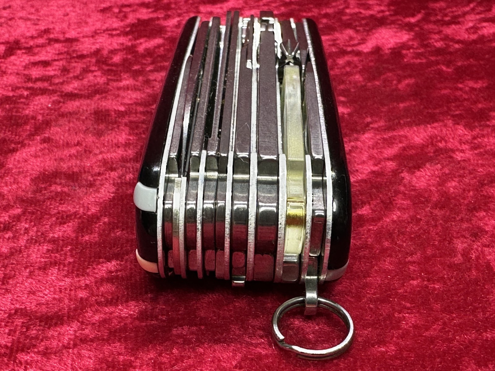 Victorinox SwissChamp Black Swiss Army Knife 91mm 22 Tool 8 Layer (689)