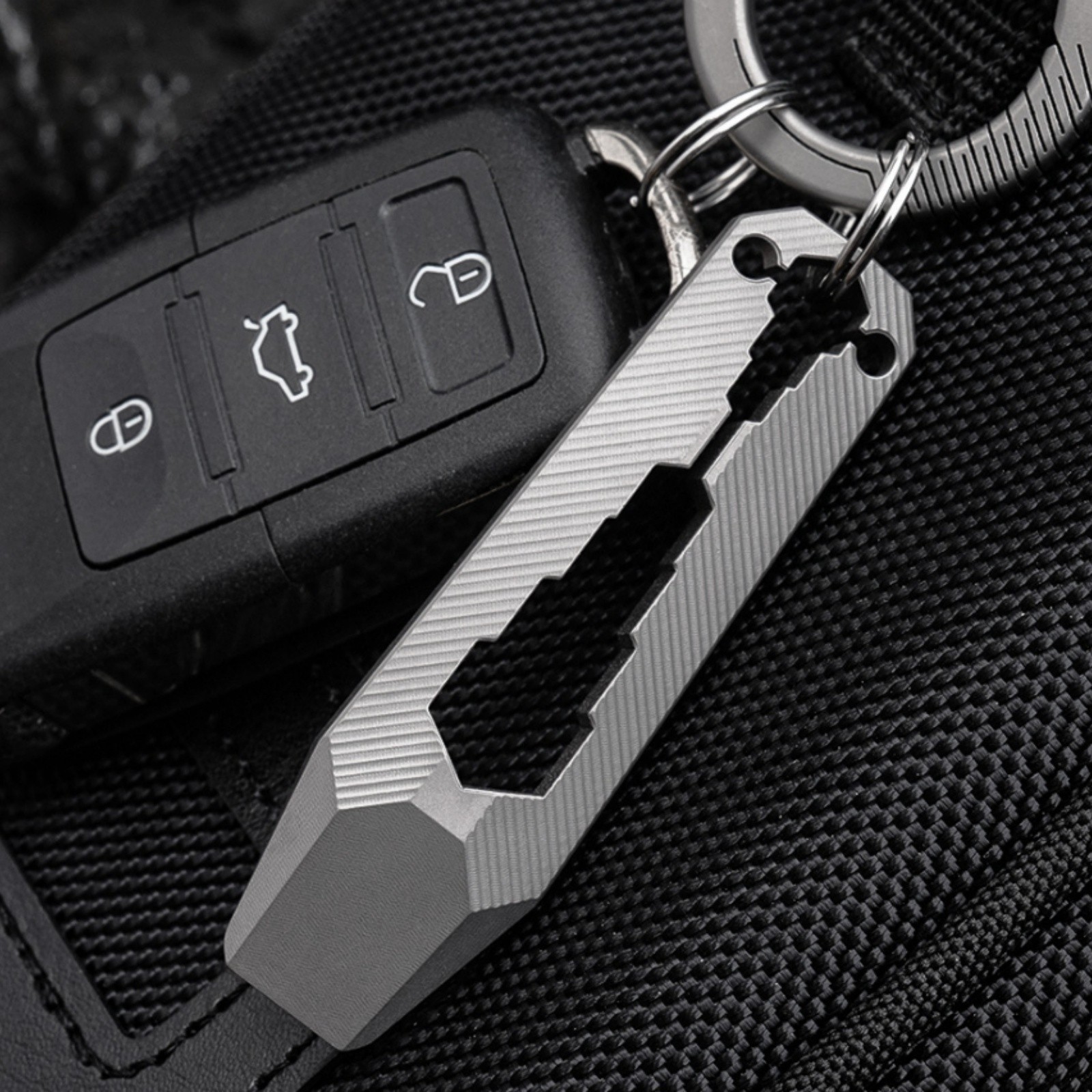 Titanium Alloy EDC Mini Pry Bar Keychain Wrench Portable Pocket Tool A++++