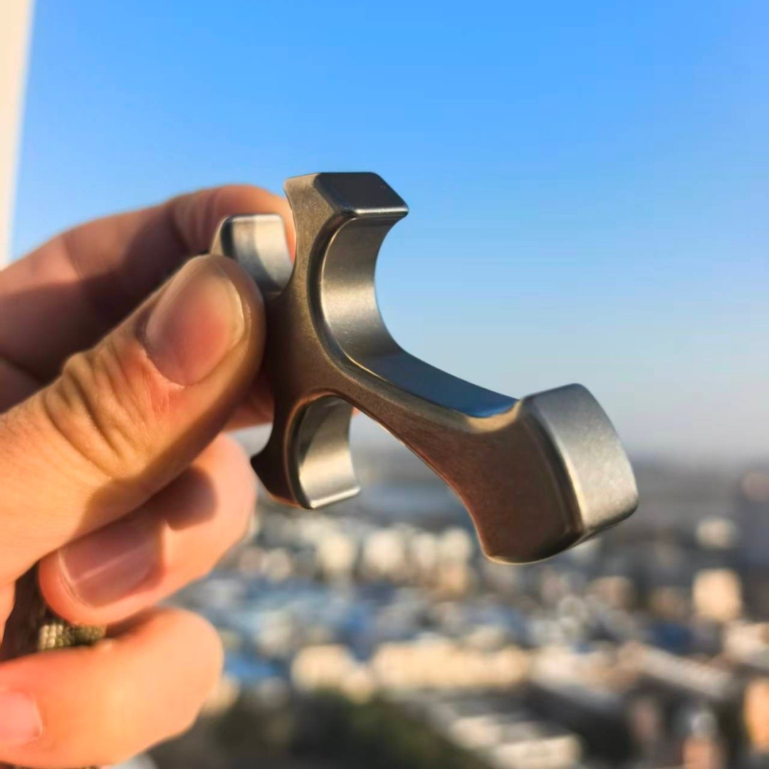 Cross/SkullPendant Titanium alloy TC4 Thickened by 12mm EDC Tool.