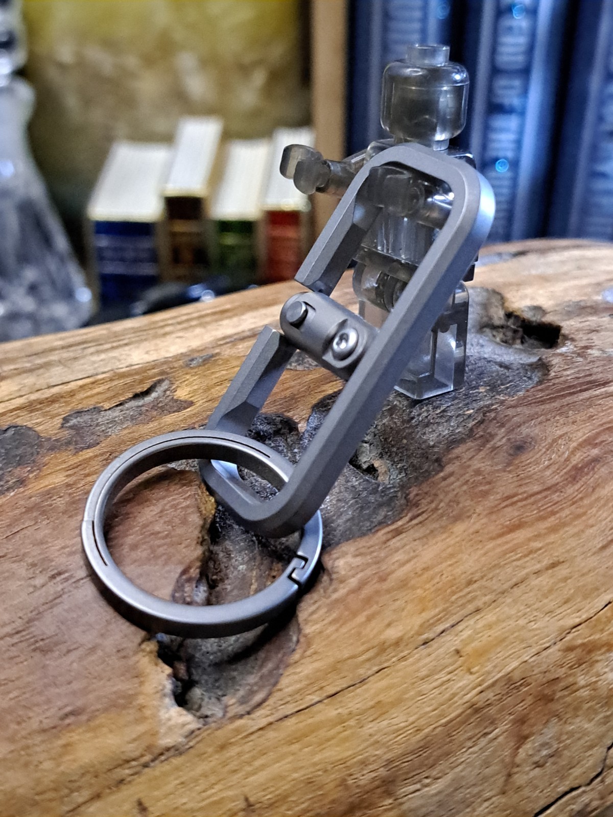 Pro Series Gentleman’s Dual Titanium Carabiner Keychain With Quicksnap Keyring