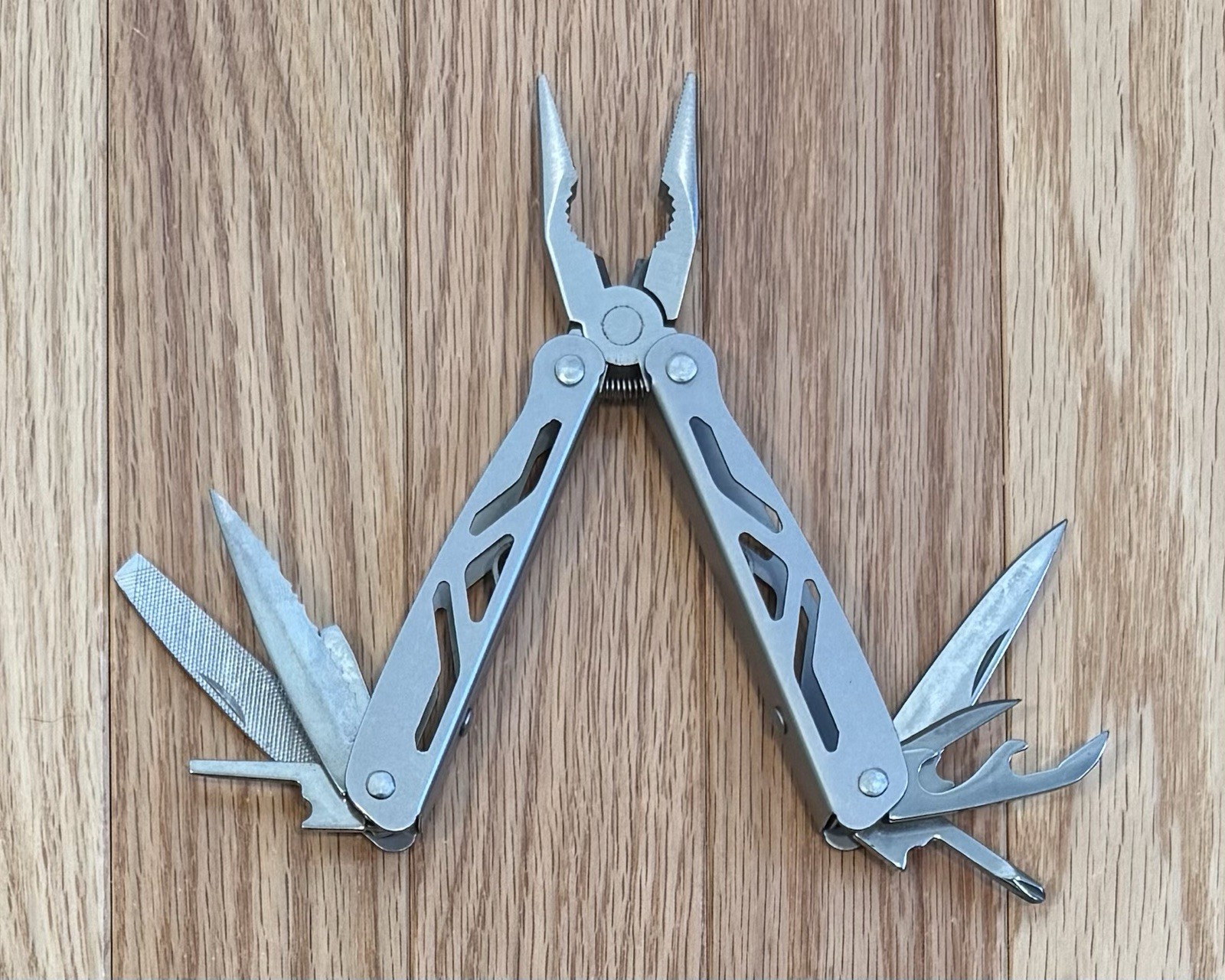 OZARK TRAIL OUTDOOR EQUIPMENT MULTI-TOOL WITH SHEATH NEVER USED