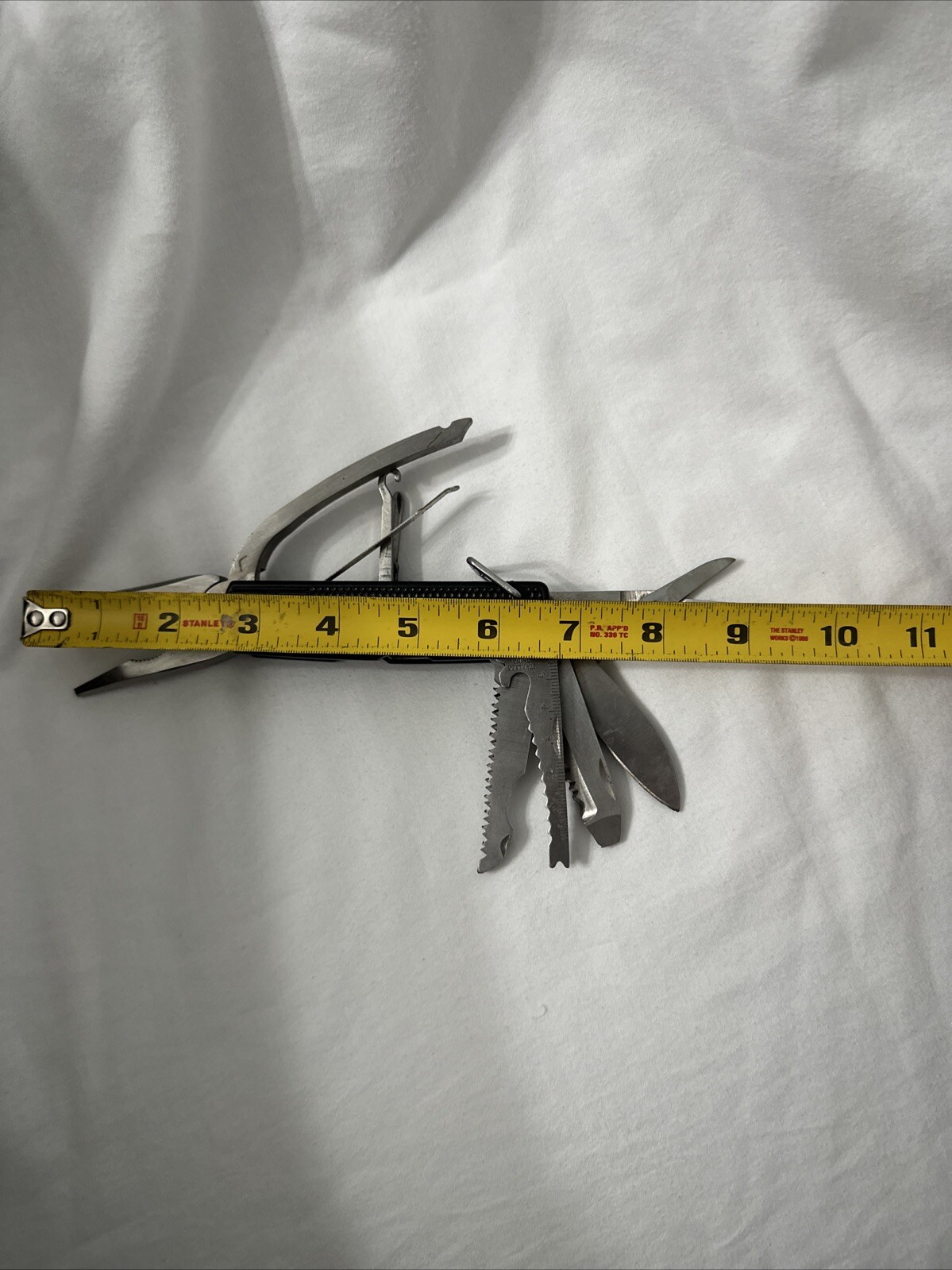 Knife Multi-Tool 8 Function Needle Nose Pliers Screw Driver Scissors Rule