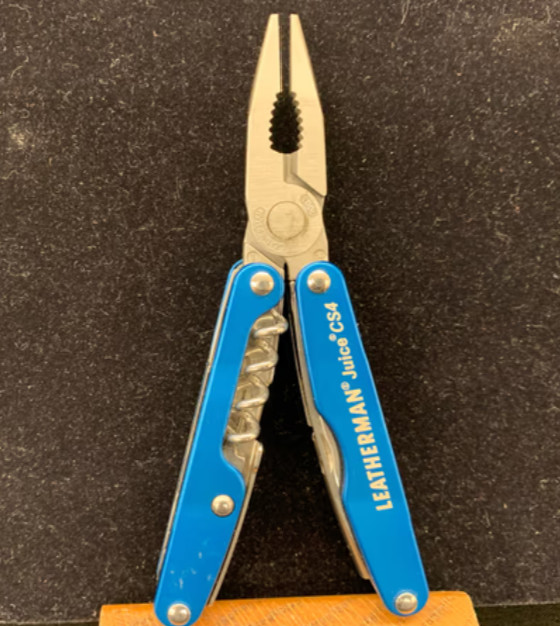 Leatherman Juice CS4 Multi-Tool Glacier Blue Org Box USA 74204001K