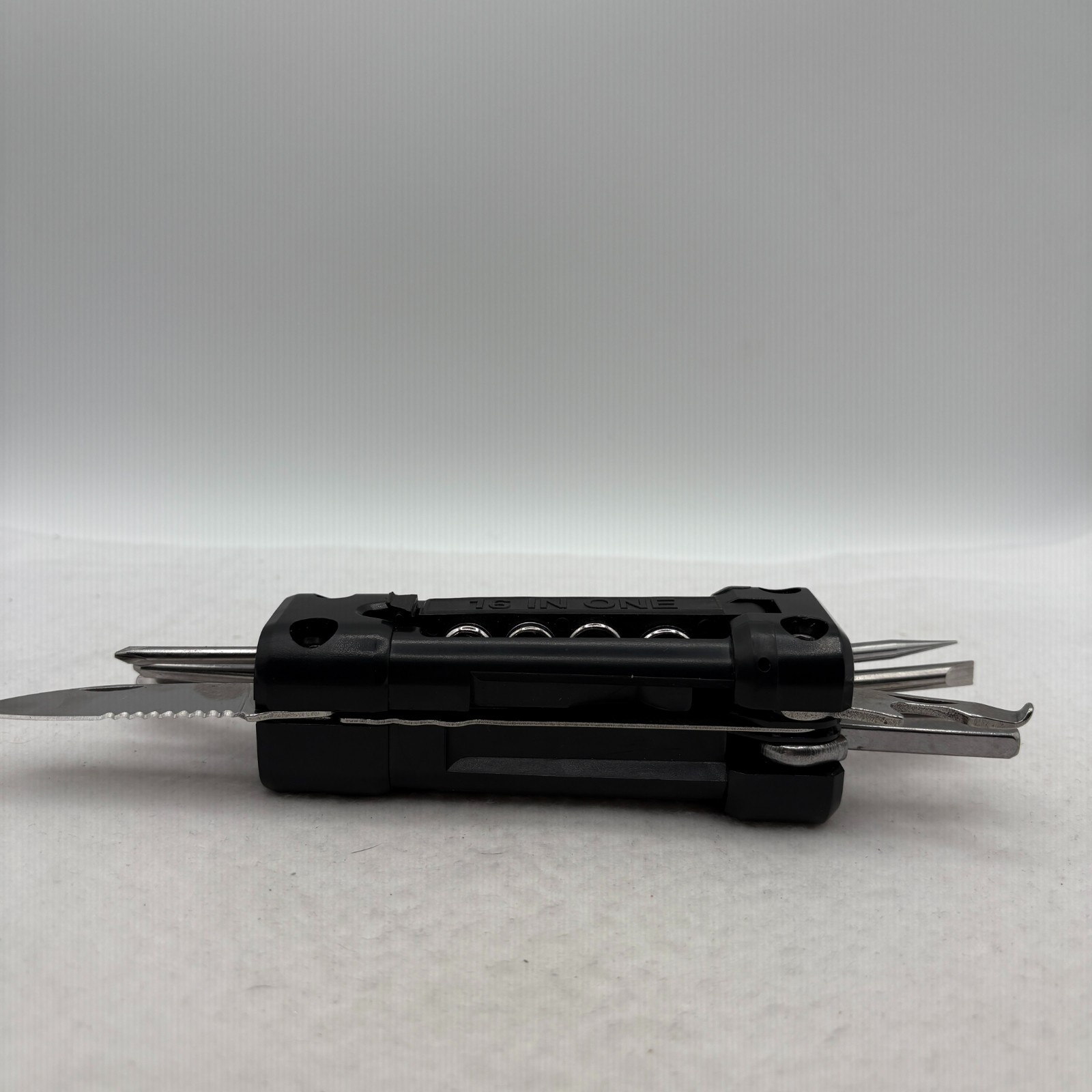 Sierra Club 16-in-1 multi-tool flashlight/laser nylon case