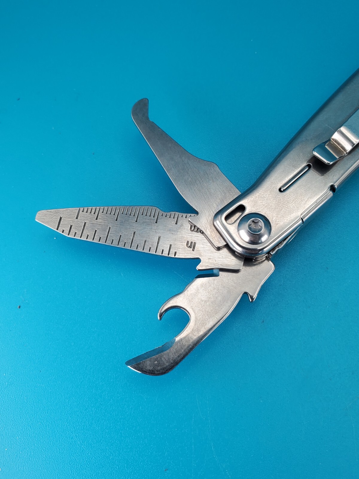 LEATHERMAN WINGMAN MULTI-TOOL! WITH SHEATH! FREE SHIPPING!