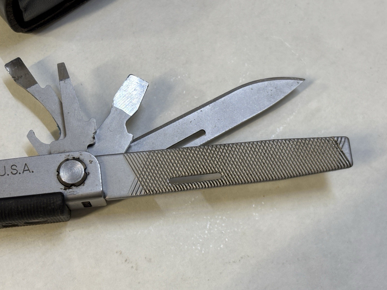 Vintage GERBER Blunt Nose Plier With LEATHER Sheath 9-way Multi-Tool USA