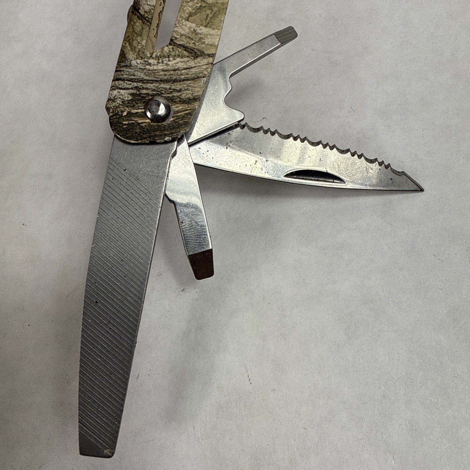 Camo Multi Tool Mossy Oak & Ozark Trail *See Photos Read