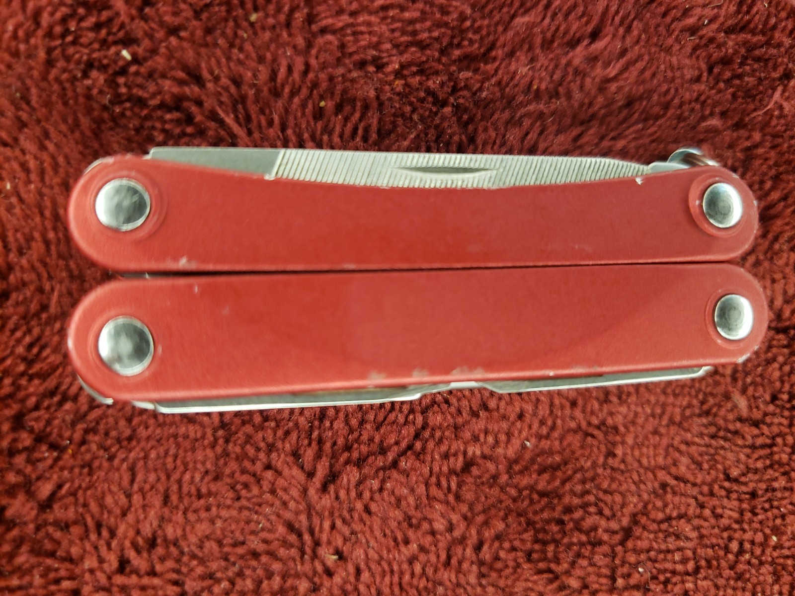 🔴 Leatherman Squirt PS4 Multi-Tool Red