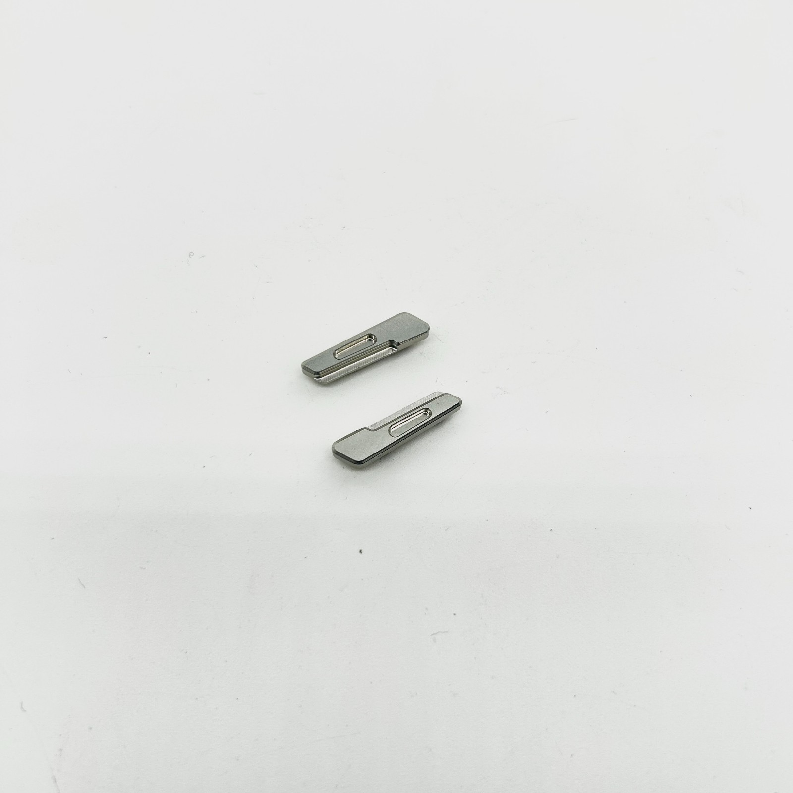 Custom Fast-Deployment Mod – Thumb Stud Upgrade Kit For Leatherman SURGE