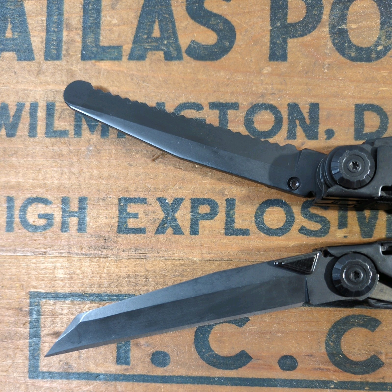 Gerber USA Freehand Black Oxide Multiplier, Multi-Tool
