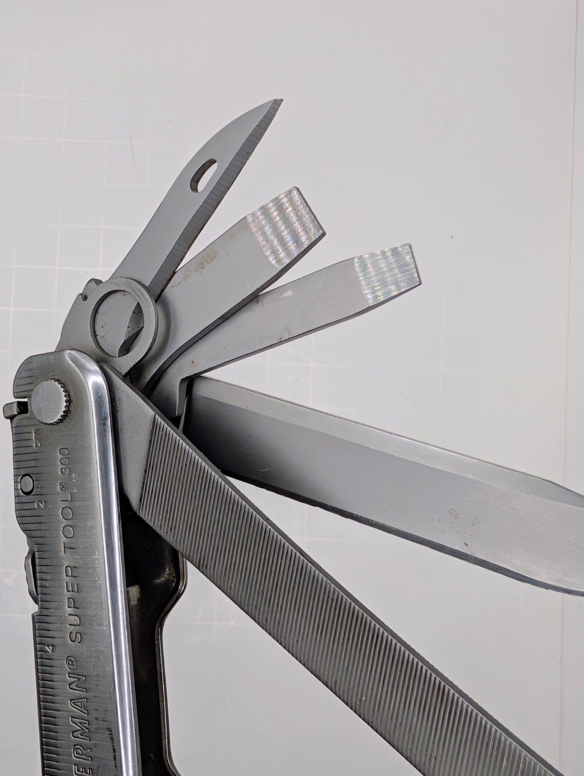 Leatherman Super Tool 300 Stainless 19-In-1 Multi-Tool w/Sheath