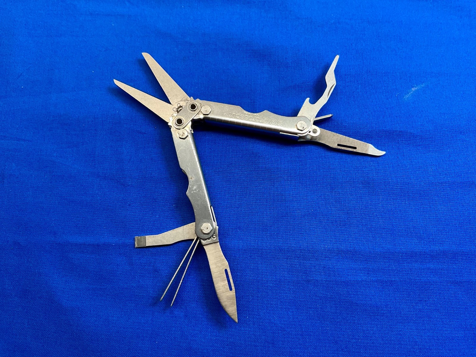 SOG CrossCut Multi-Tool Knife Scissors