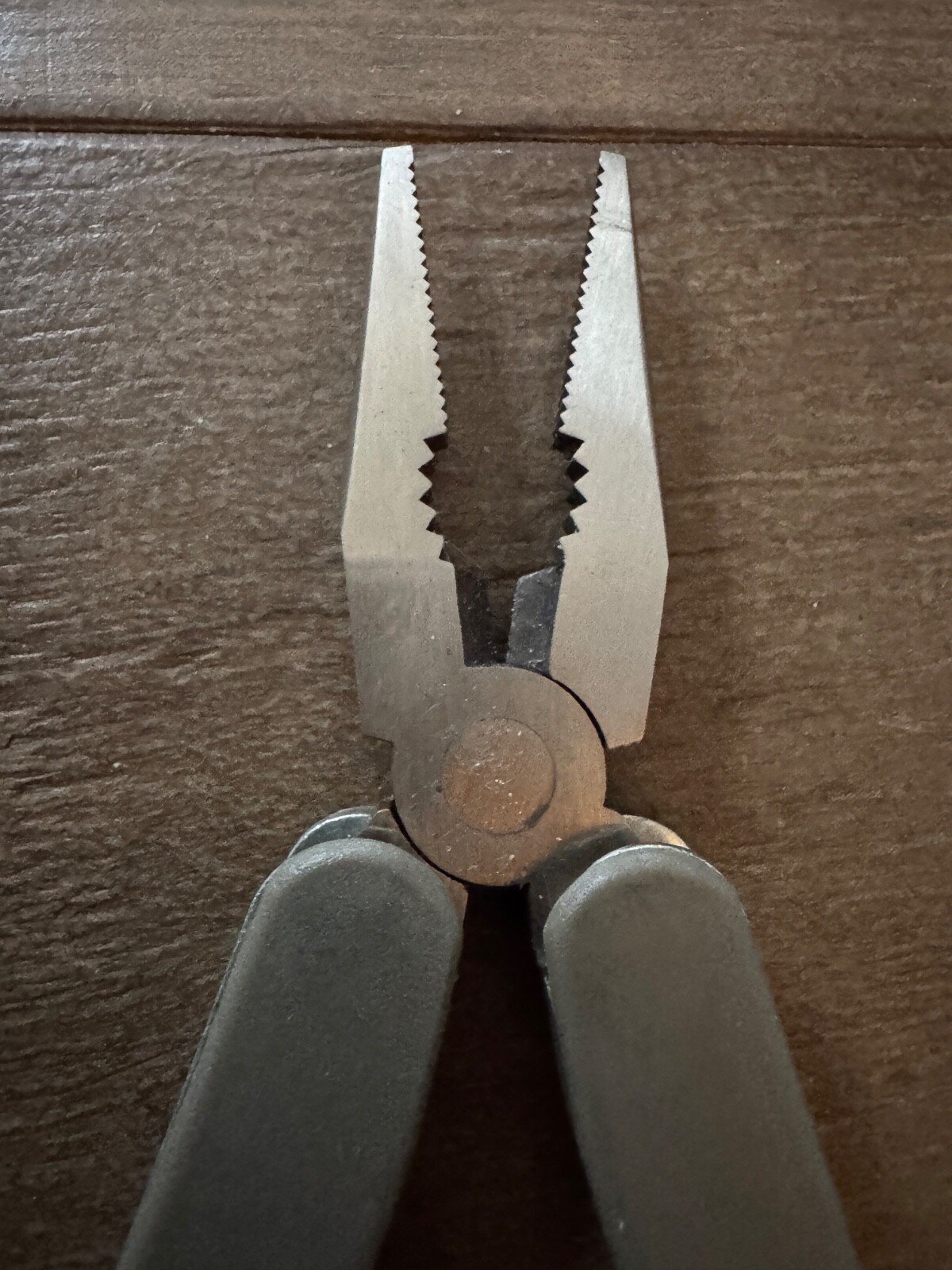Bell Brand – Mat Gray 4” Steel Multi Tool with Pliers, Knife, Sm Screwdrivers