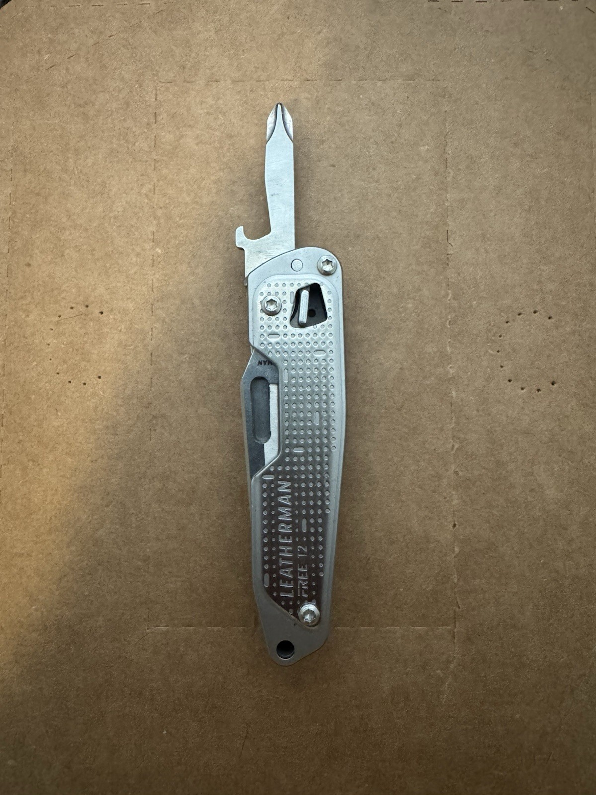 Leatherman Free T2 Pocket Knife Multi-Tool No Pocket Clip Included