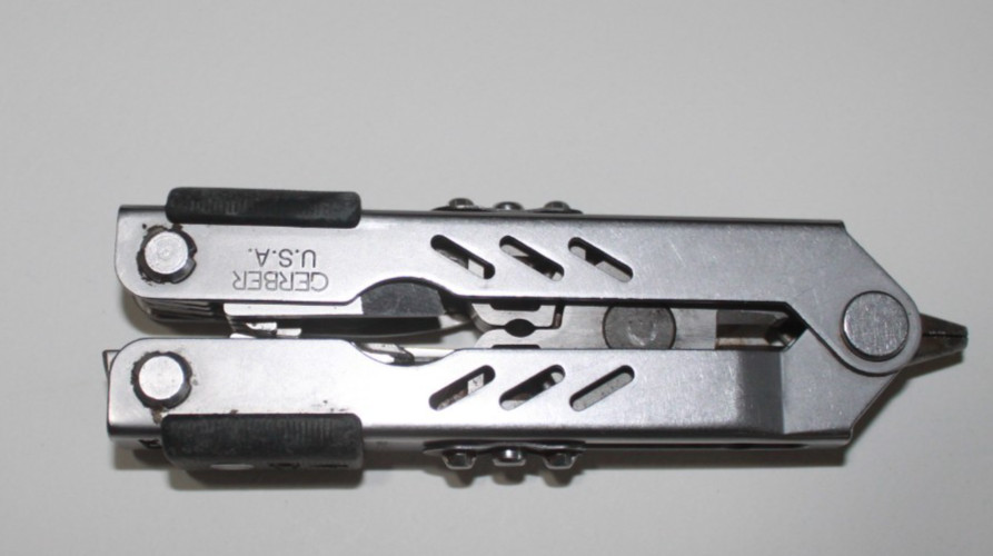 Gerber Multi-Tool Lot – 3 full sized multipliers, Mini Suspension , Gerber Dimes
