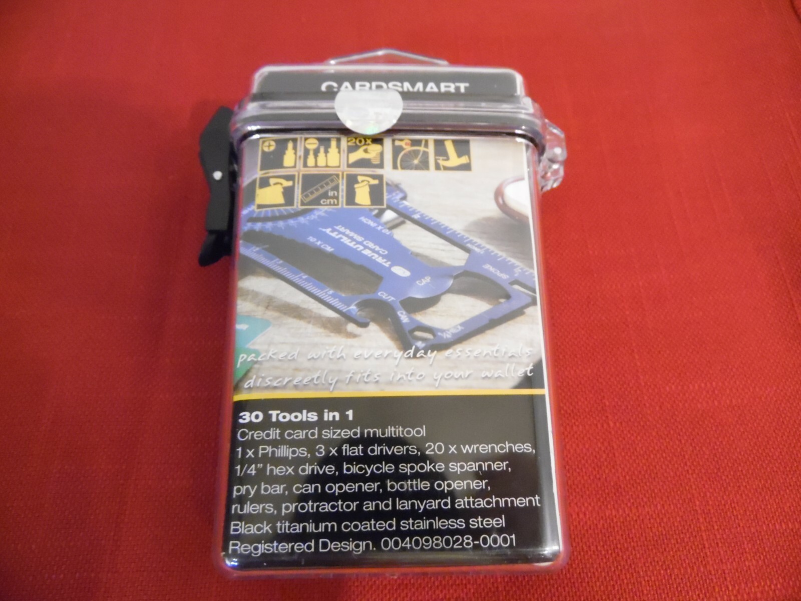True Utility TU207 CardSmart wallet sized EDC pocket small light multi tool