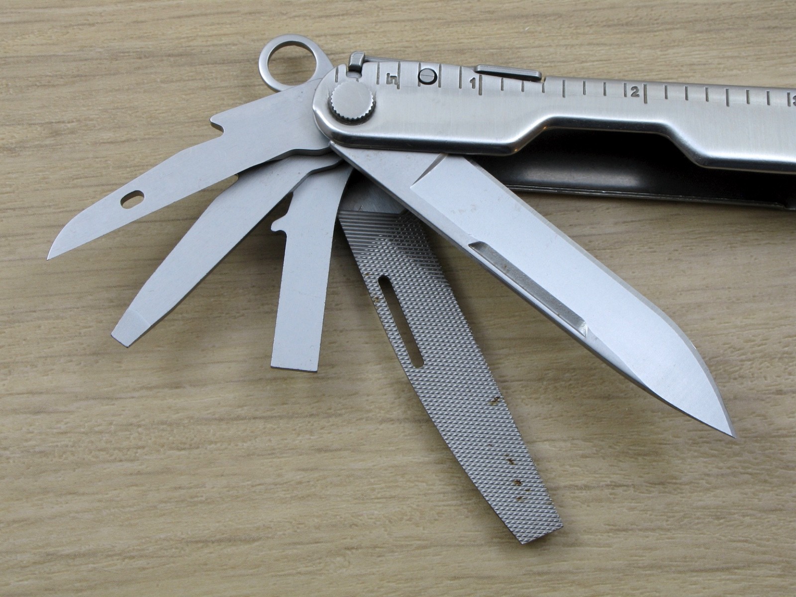 Leatherman REBAR Multi-Tool, Knife, Stainless, w/Nylon Sheath, USA – Excellent