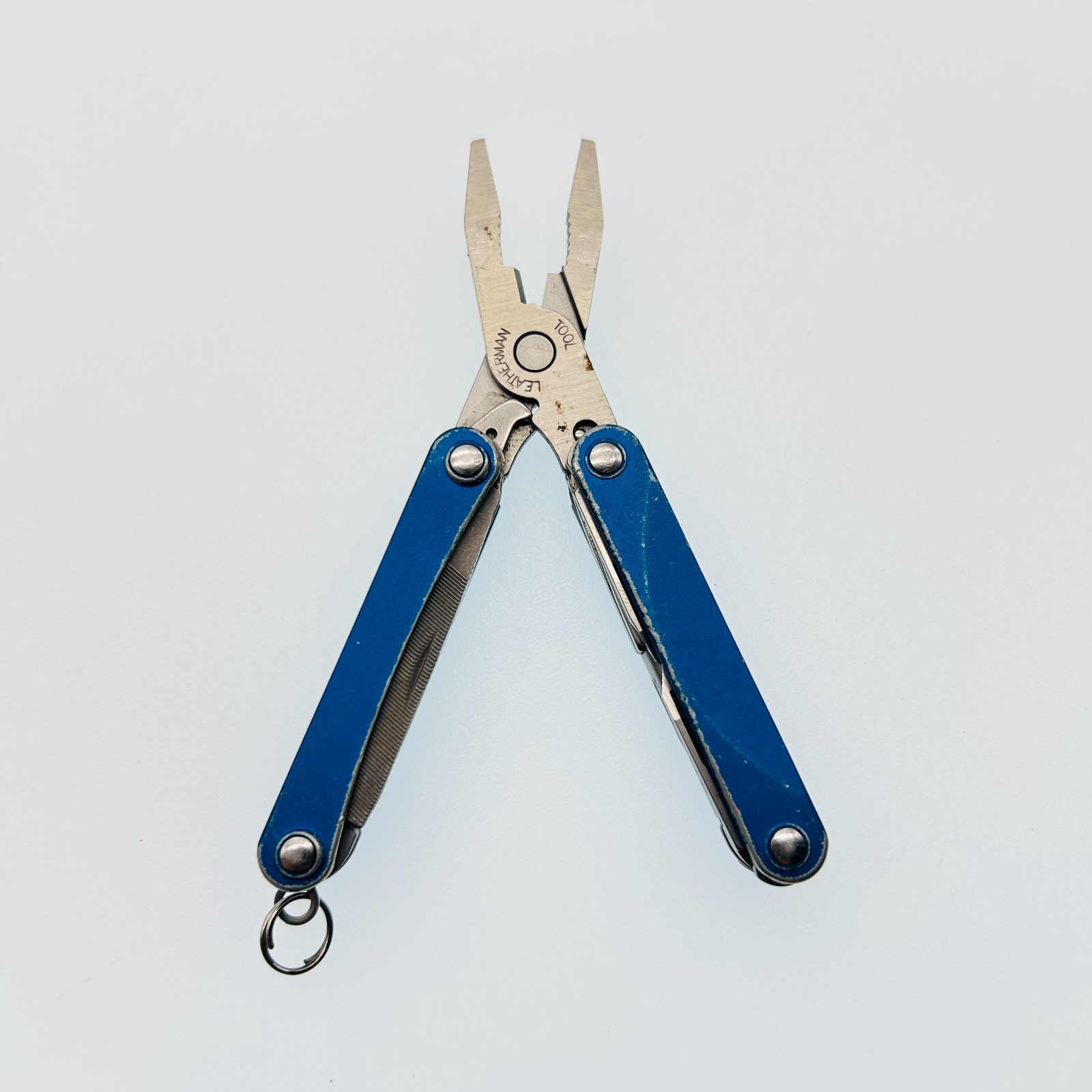 Leatherman Squirt PS4 BLUE – 8-in-1 Keychain Multi-Tool Discontinued (CODE24)