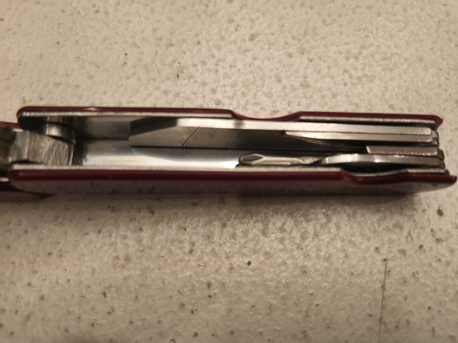 LIFELONG Multi Tool 9 Tools in One – Pliers, Knives, Screwdriver w Case