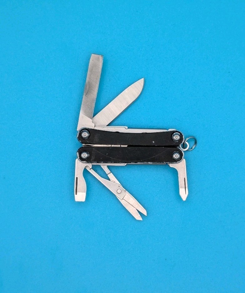 Leatherman SQUIRT PS4 Multi-Tool With Pliers Scissors Knife BLACK!