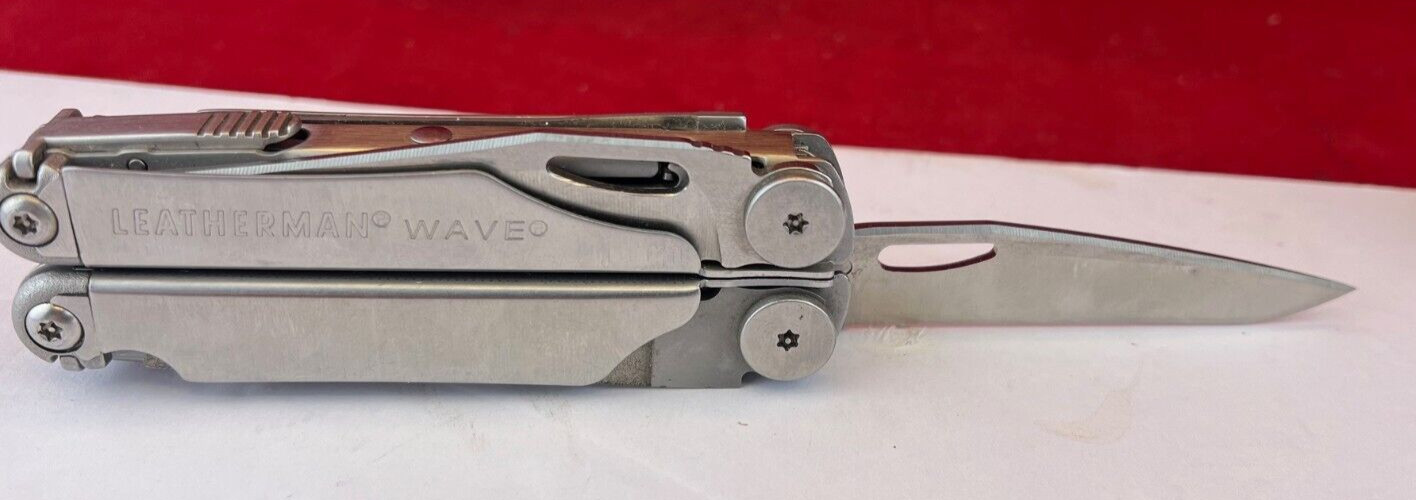 Leatherman Wave Multi Tool Pocket Knife Pliers