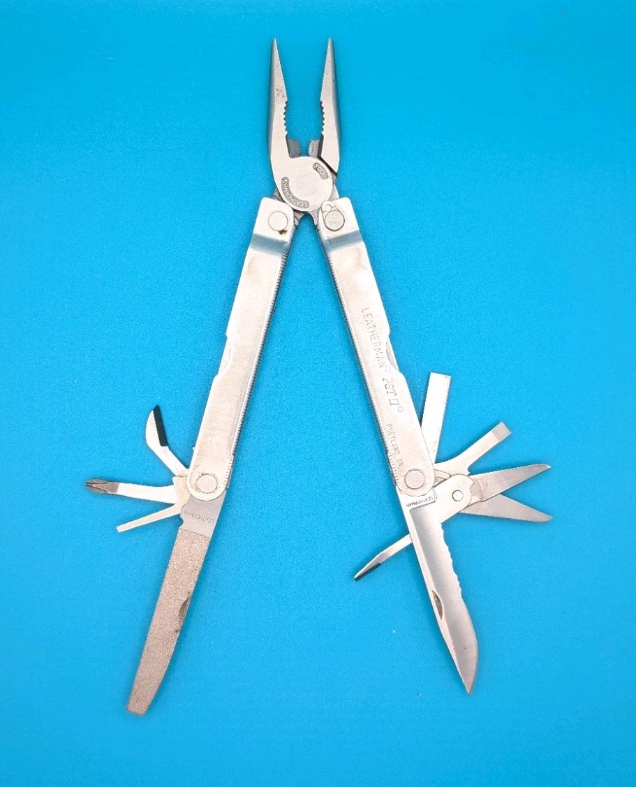 Leatherman PST 2 Multi Tool! 07/03 date stamp! Fast Shipping! With Sheath!