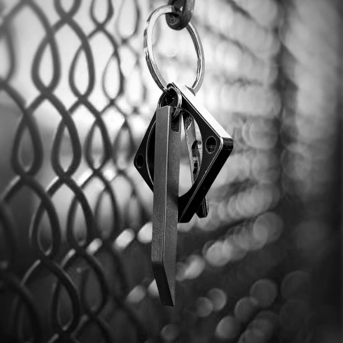 The Mighty Bar – Heavy Duty Keychain Prybar EDC Pry Bar Stainless Steel KeyChain