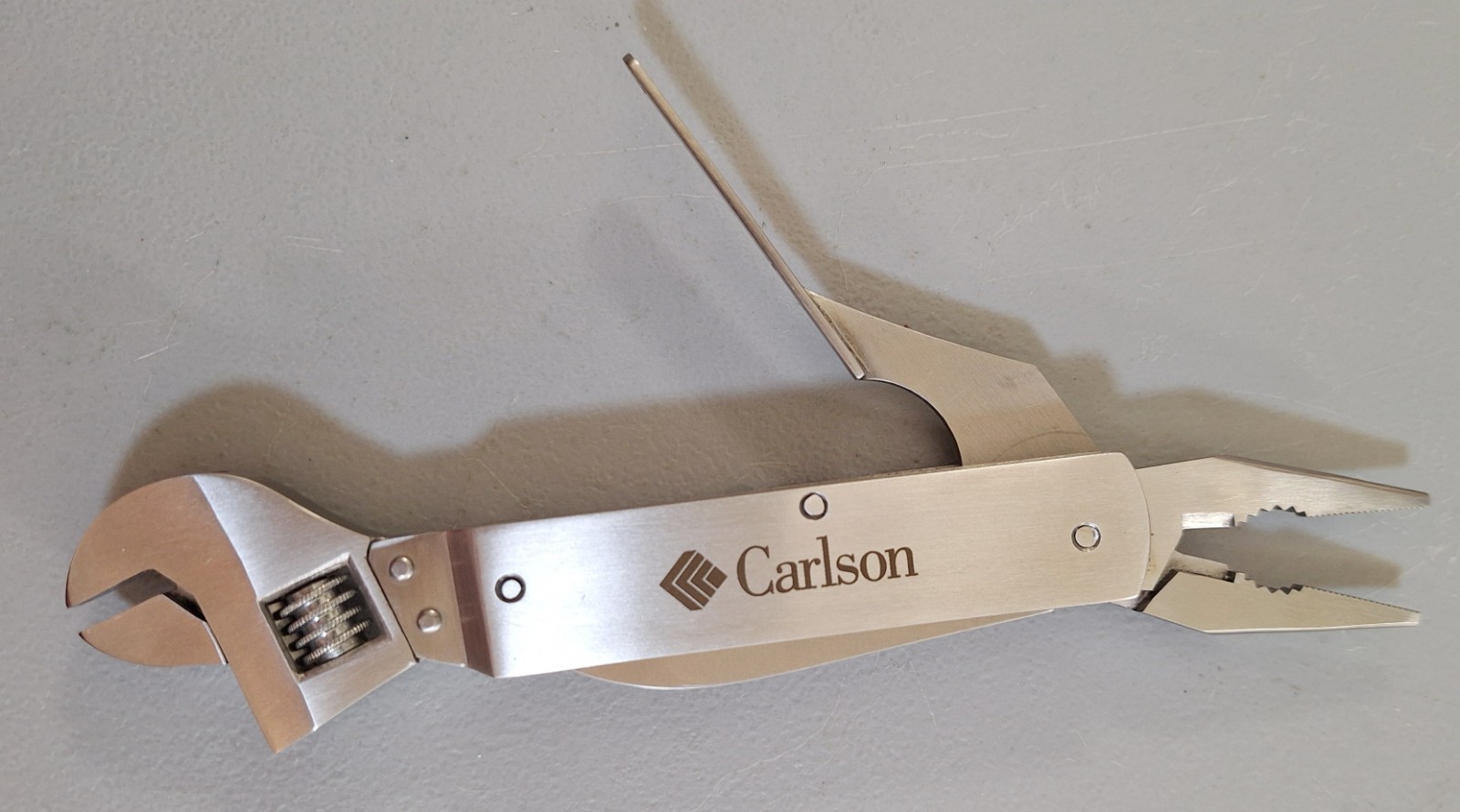 Barlow Multi-Tool: Knife, Crescent, Pliers, Screwdrivers, Saw, File, Wire Cutter