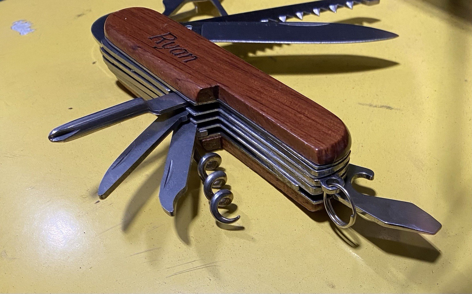 Ocean City with Shark Logo 10-in-1 Multi Tool/Knife Set NEW!