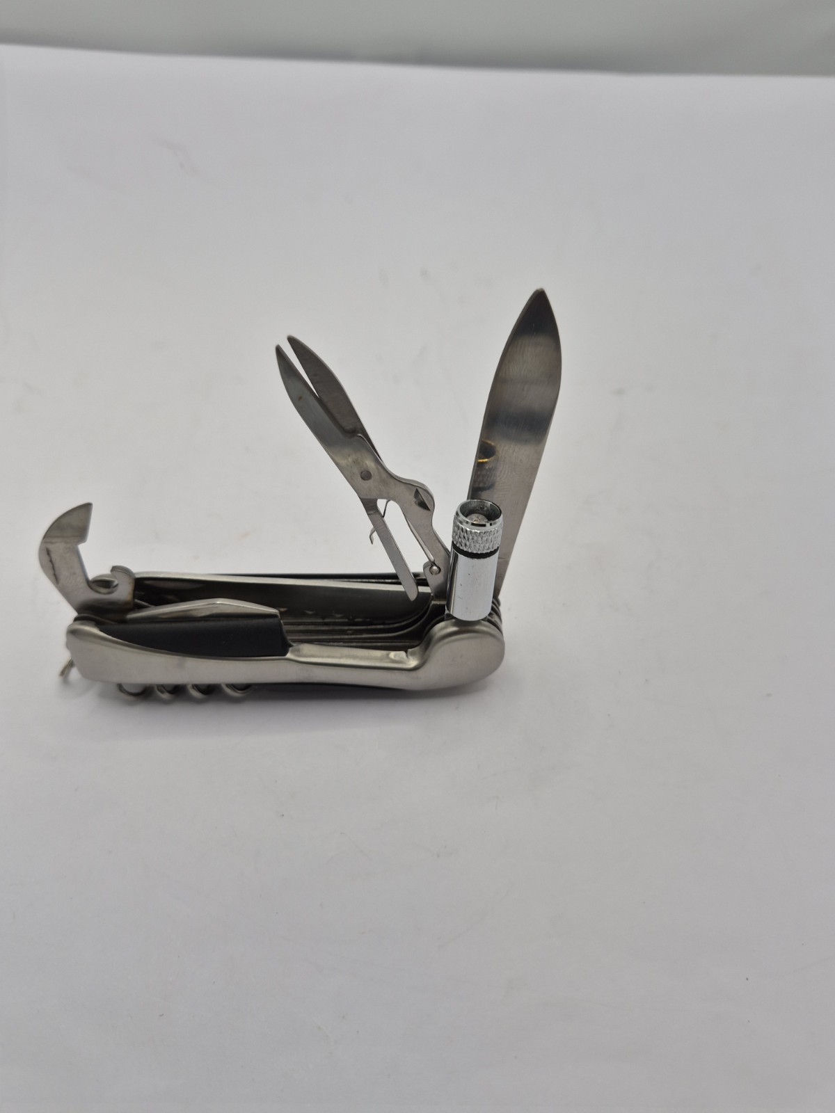 Journeys Edge PT-12/4558 Swiss Everything 13 Function Pocket tool w/LED light