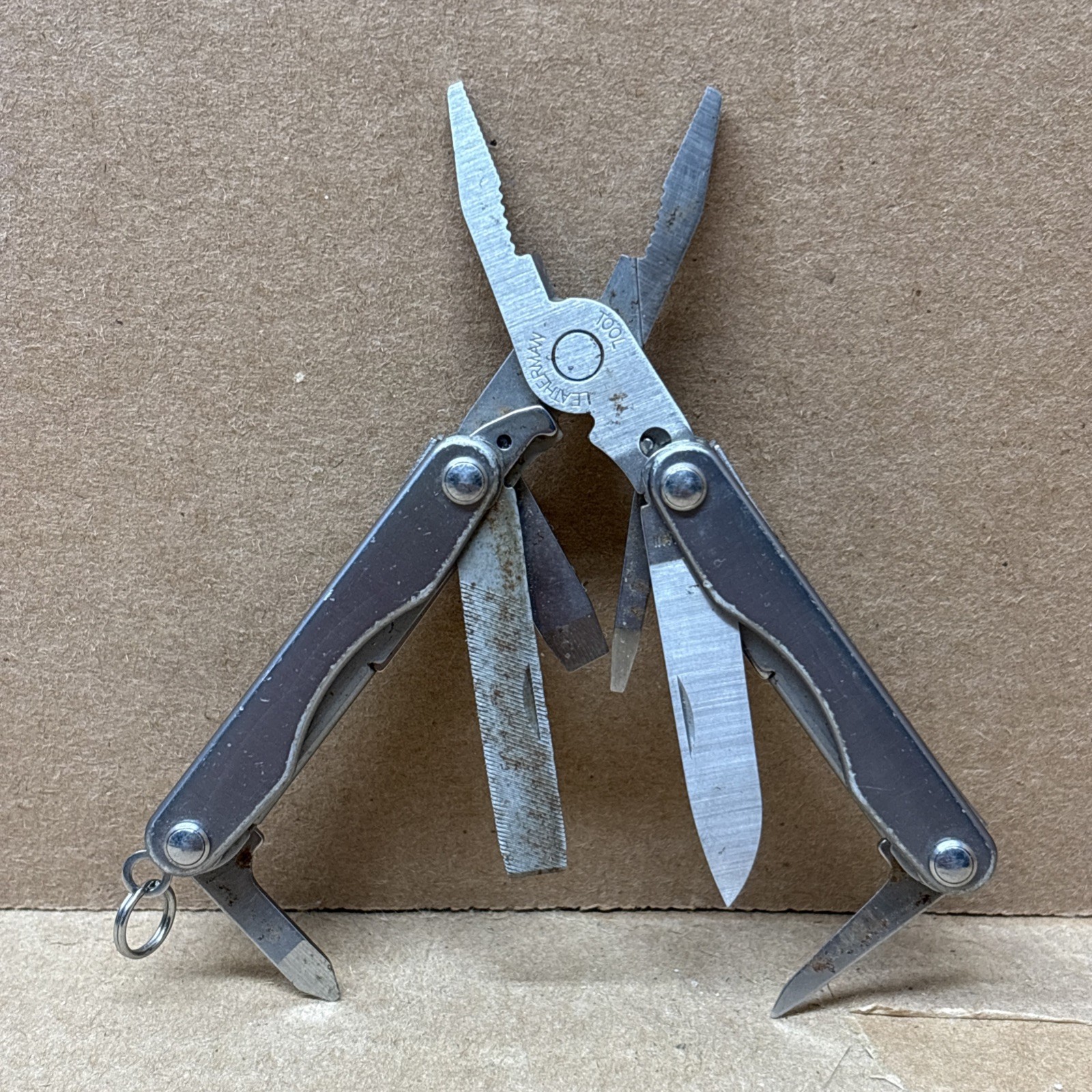 Leatherman Squirt P4 Gray Keychain Multi Tool w/Pliers Excellent Used Condition