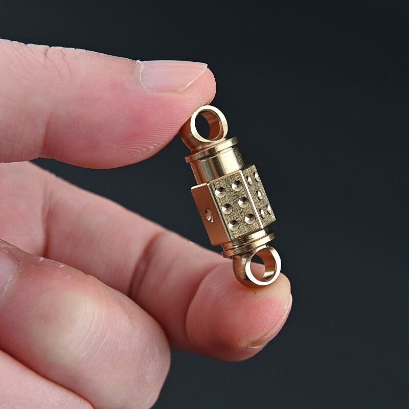 2pcs Solid Brass Quick Release Keychain Portable Car Backpack Key Chain EDC Tool