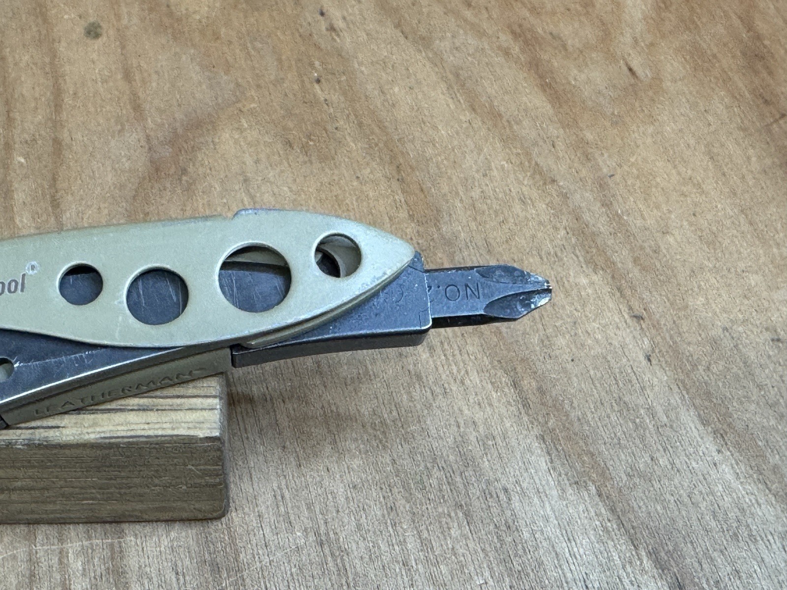 LEATHERMAN SKELETOOL Coyote/Black Multi Tool Combo Blade EXCELLENT!