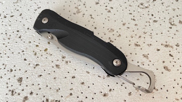 Leatherman Knife C33LX Combo Blade Folding Pocket Knife Linerlock Black Handle –