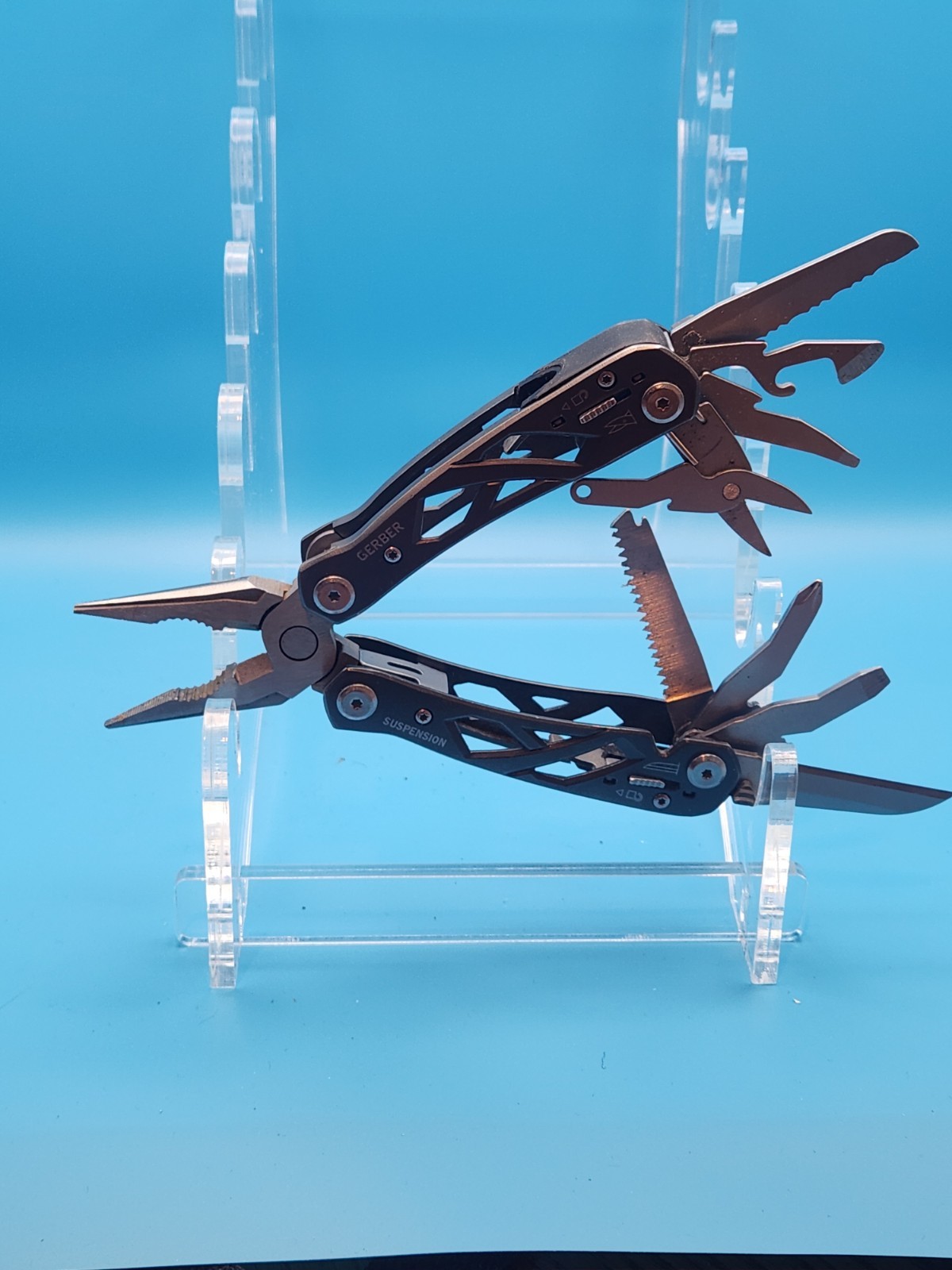 Gerber Suspension 12-in-1 Multi-Tool Gray Stainless Steel Used Tool
