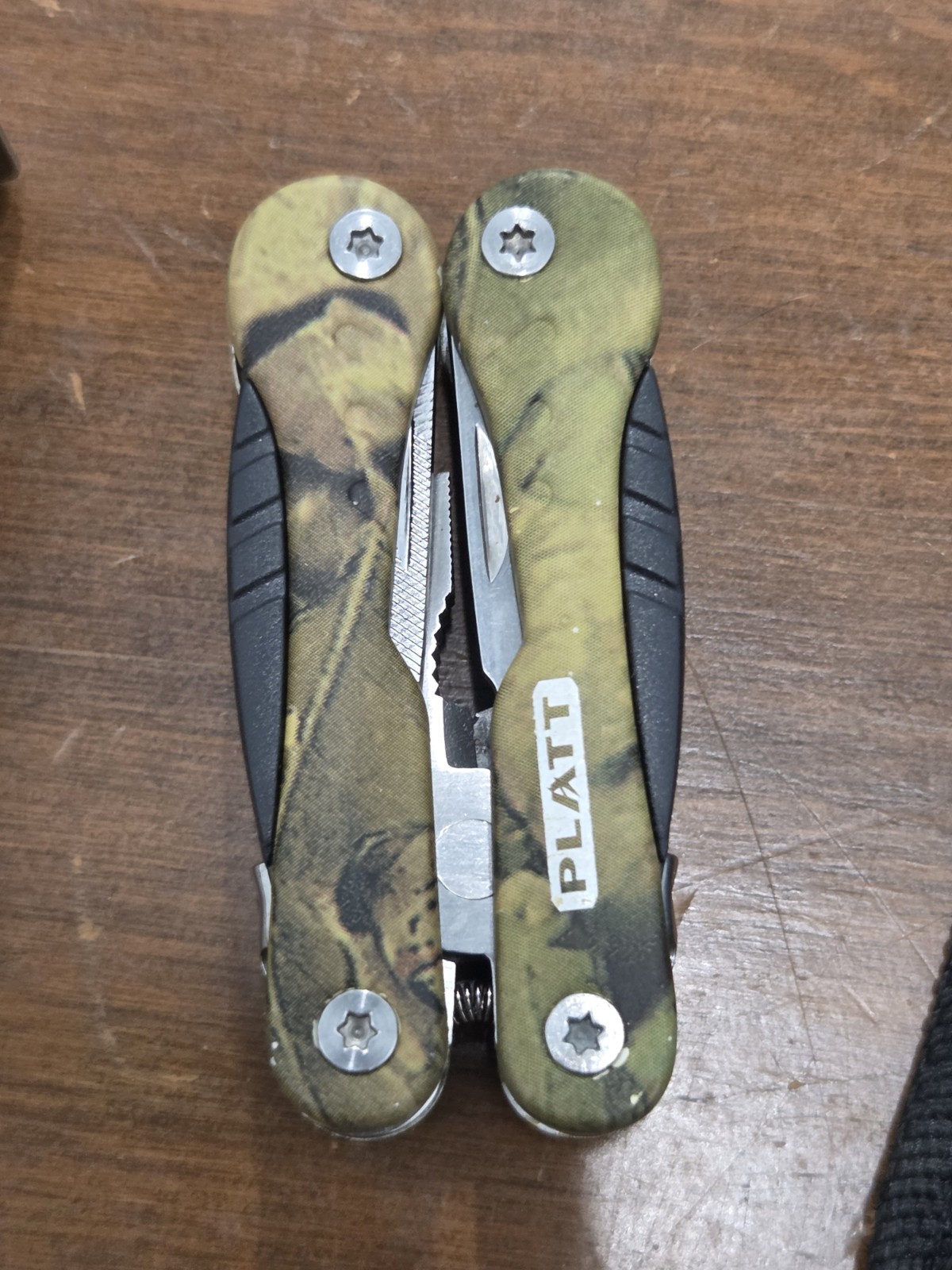 PLATT 3″ Camo Multi Tool Folding Pliers Knife Screwdrivers w/ Sheath LightlyUsed