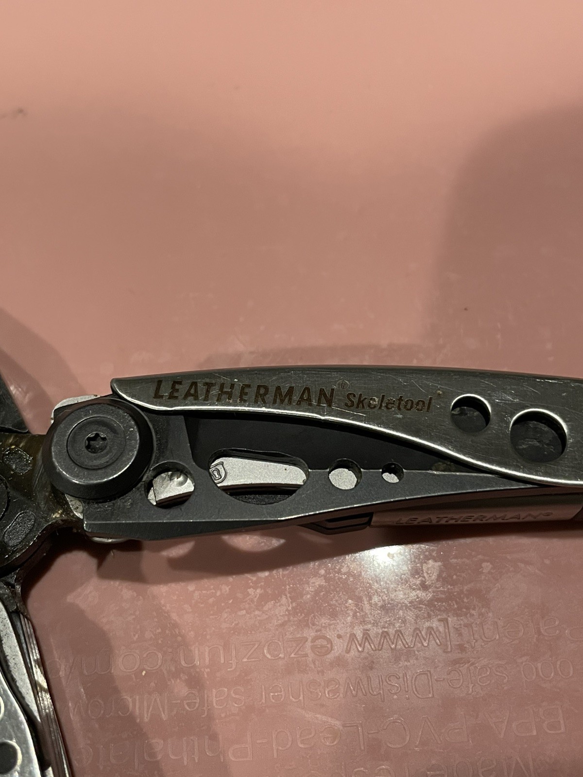 Leatherman Skeletool CX Multi-tool Silver/Onyx Black – Good Condition