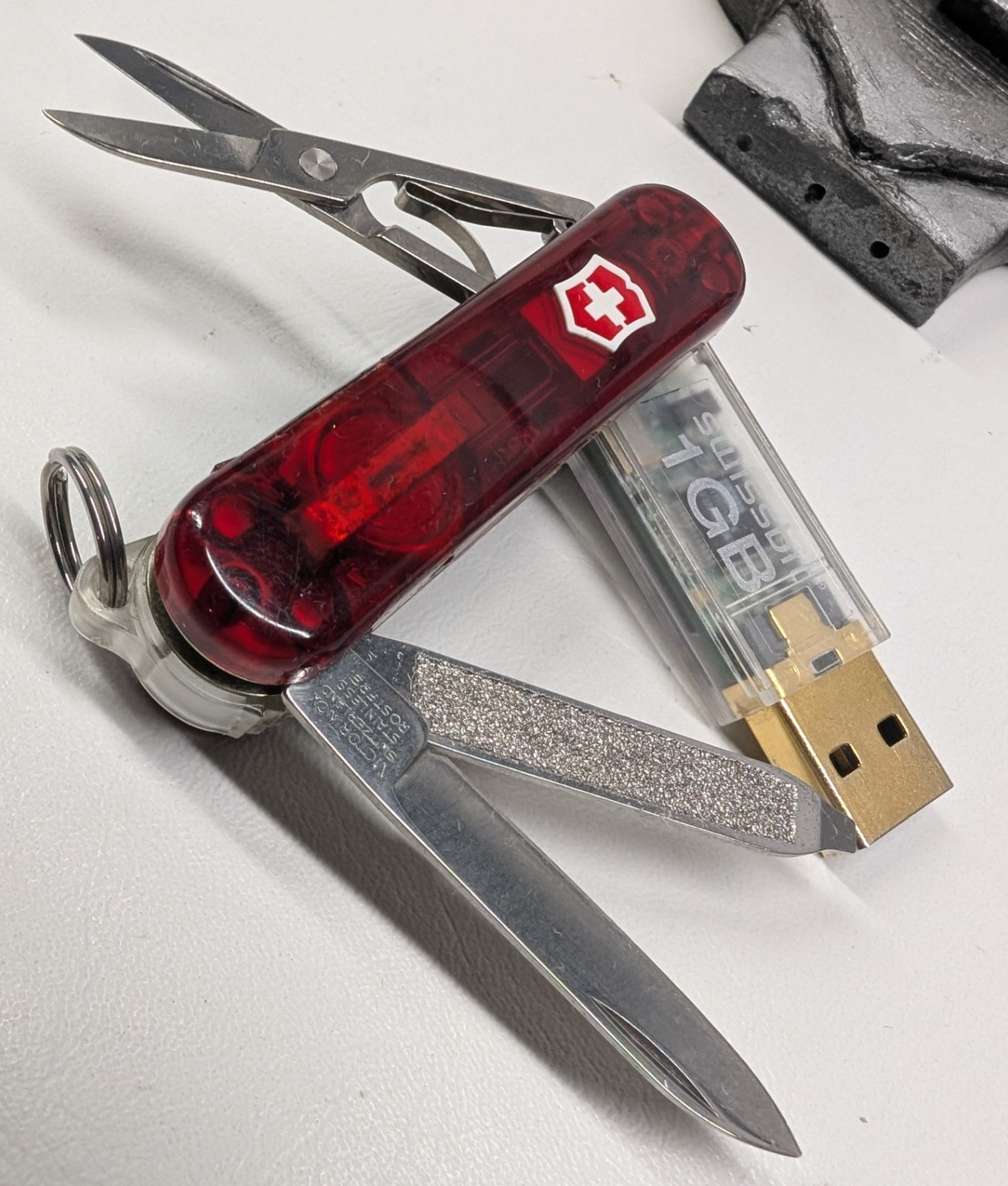 Victorinox SwissMemory 1GB Swiss Army Knife with laser No box RARE 2008