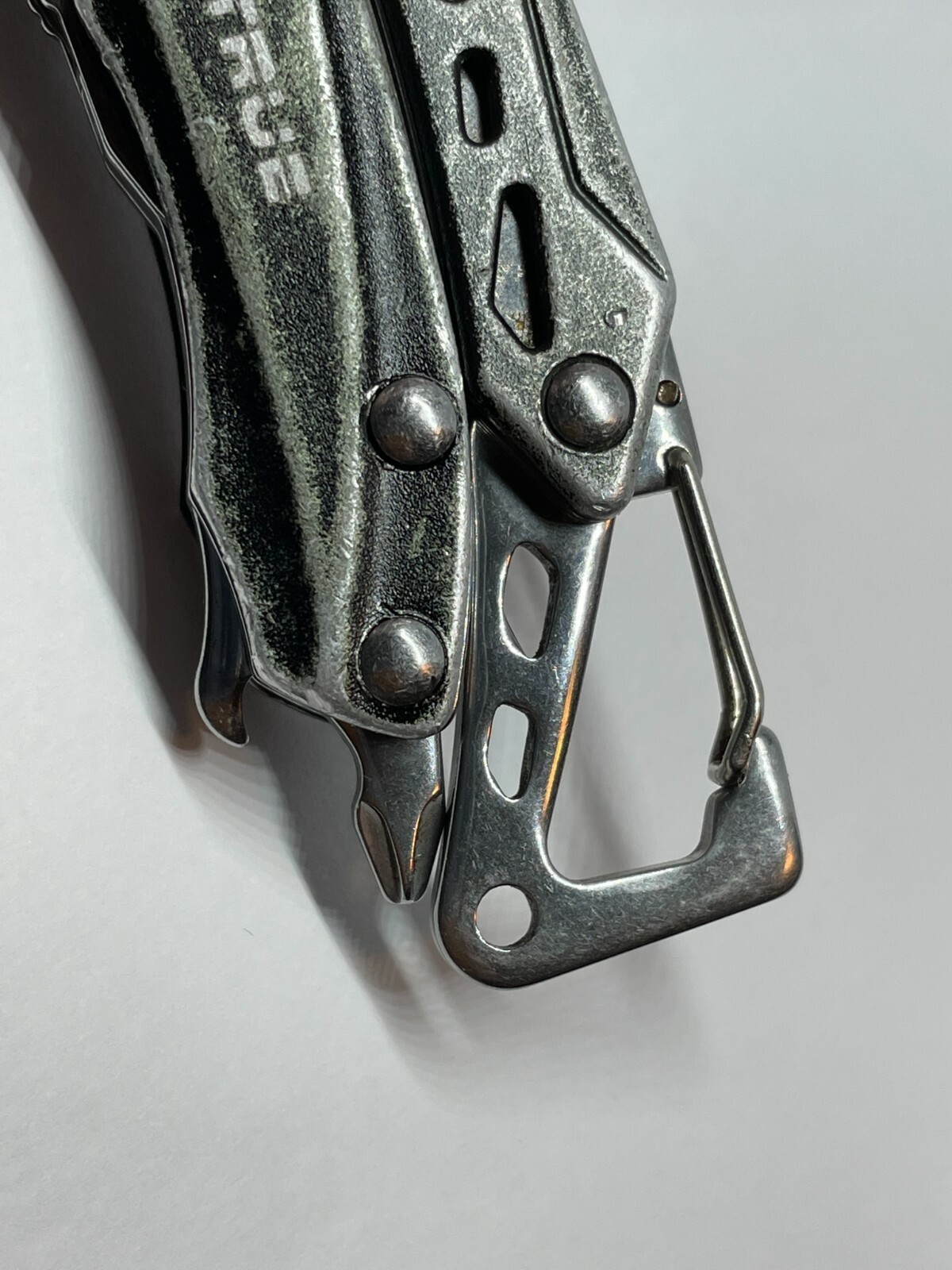 True Utility Seven Multi-Tool 7 in 1 Compact Pocket Knife Quick Release Clip