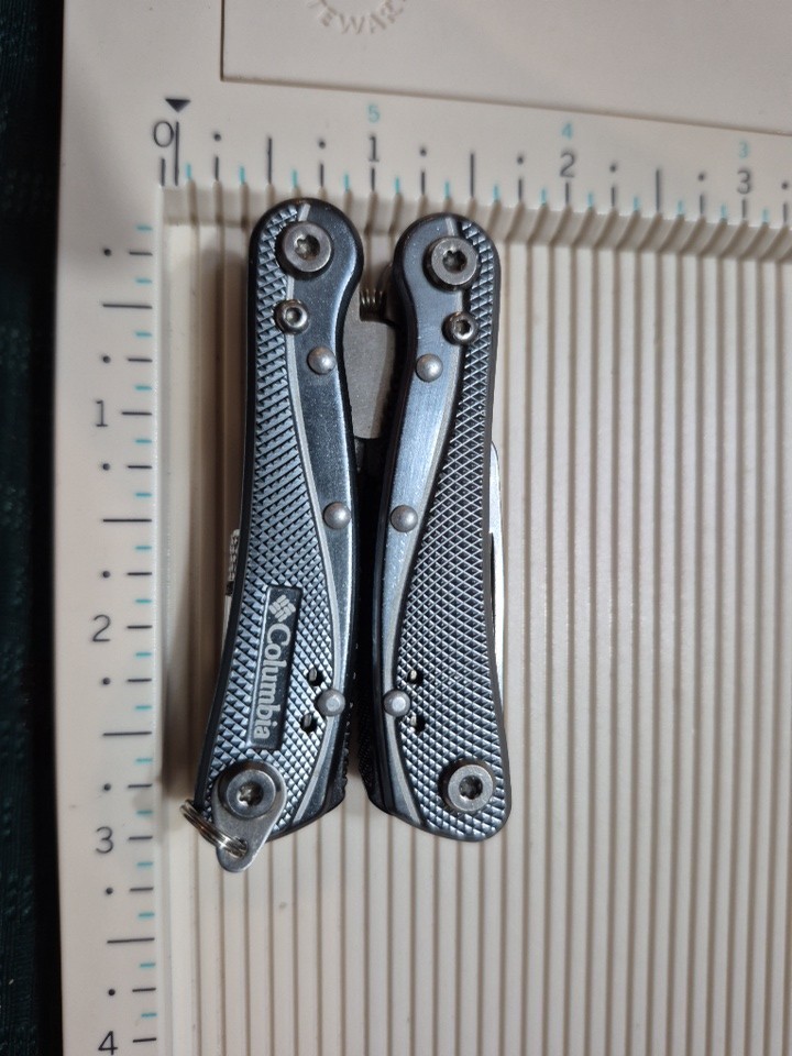 Columbia Multi-tool w/ Pliers, Blades and Light – Backpacker, Hiker and Campers