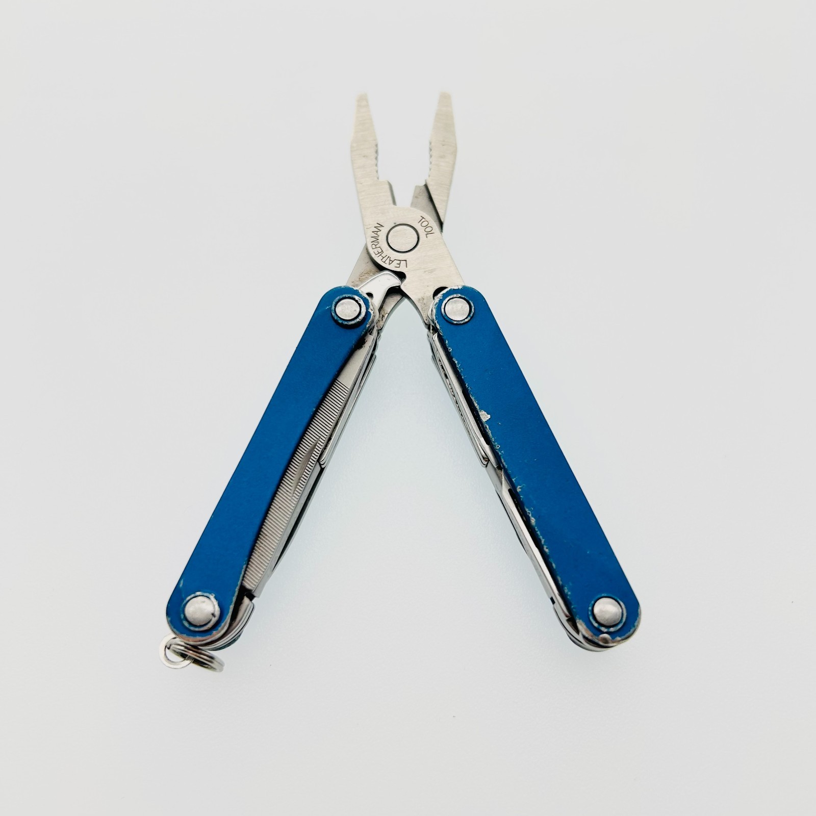 Leatherman Squirt PS4 BLUE – 8-in-1 Keychain Multi-Tool Discontinued (CODE8)