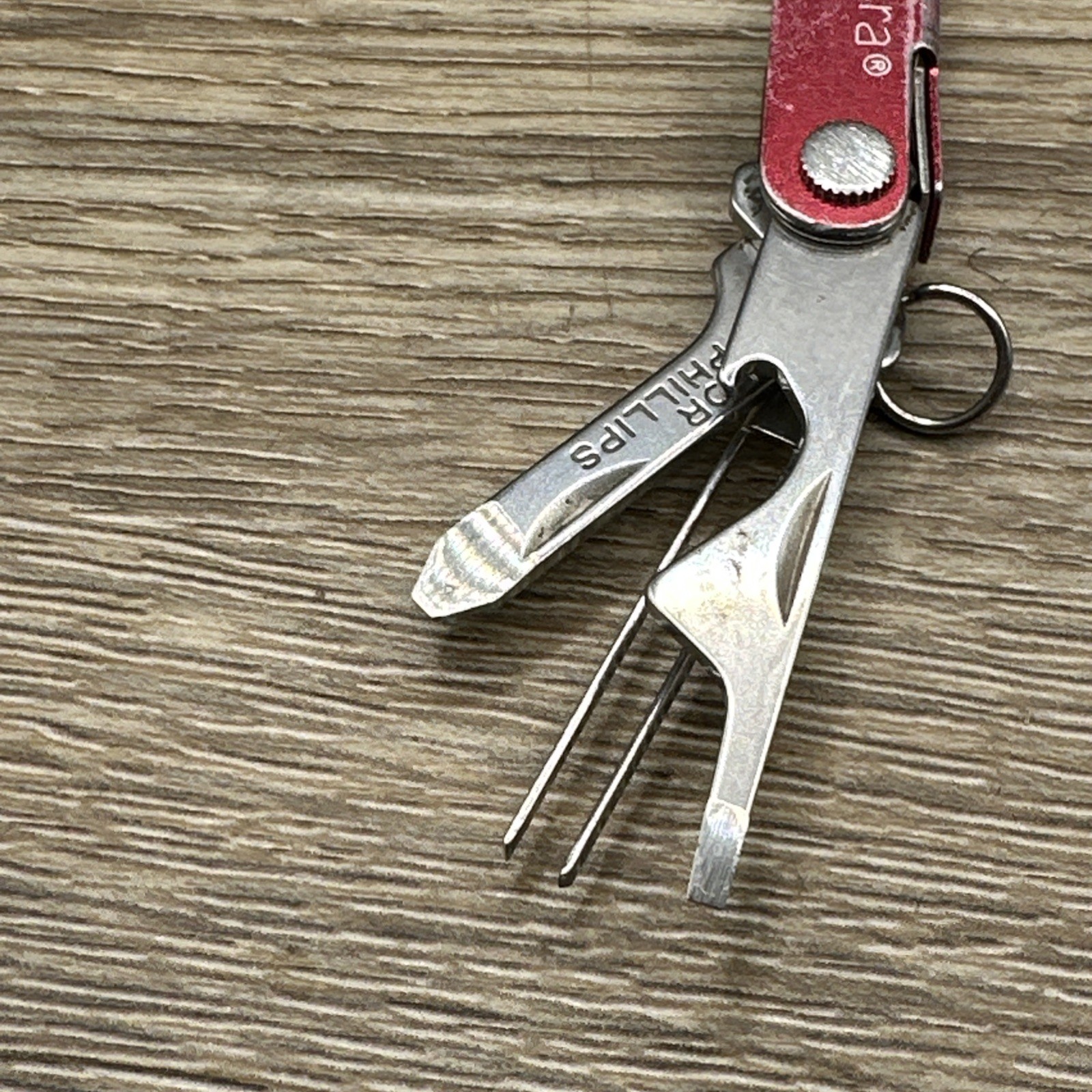 Leatherman Micra Multi-Tool, Knife, Scissors, Key Ring, Red!