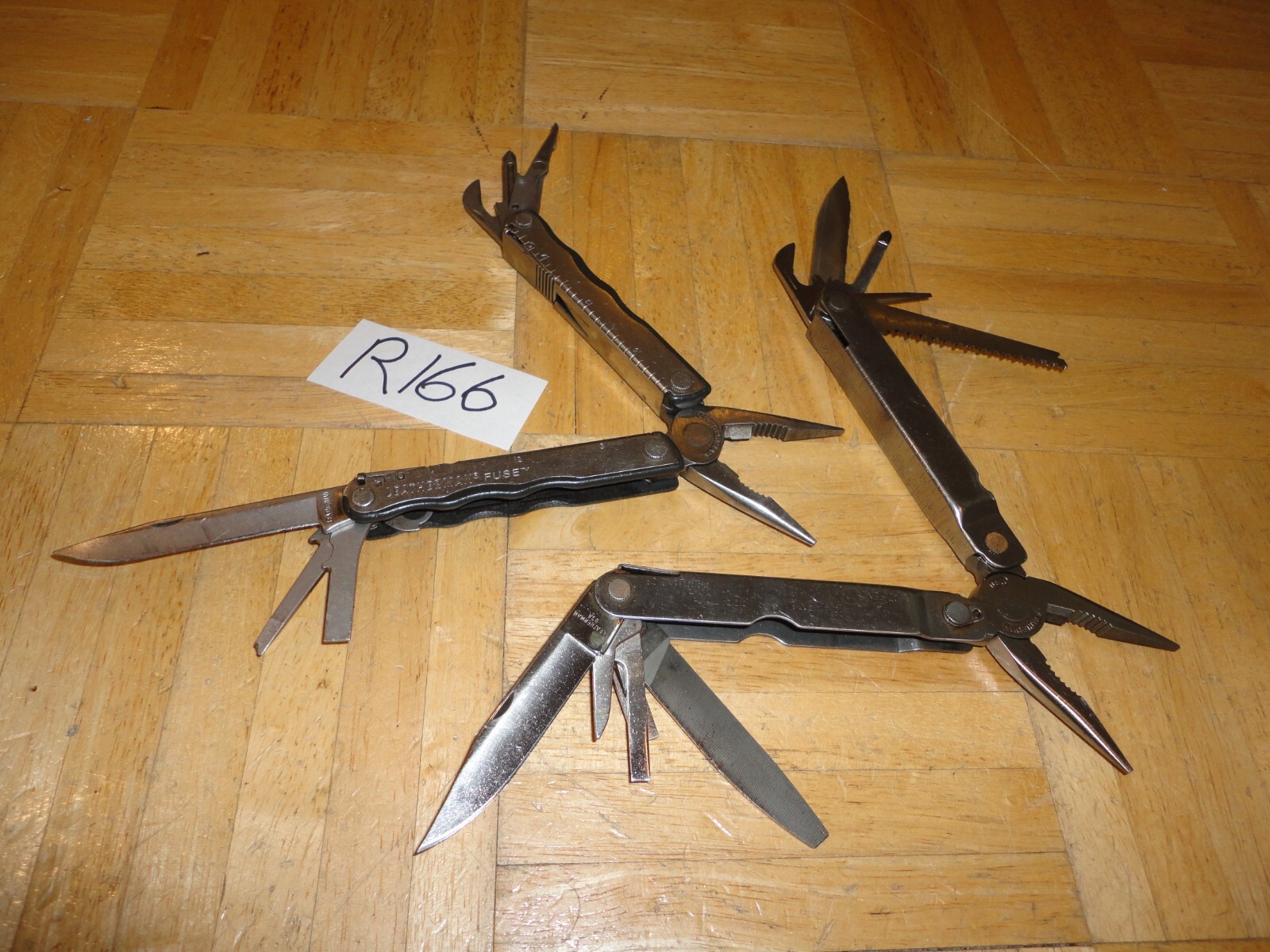 LEATHERMAN 2 KNIVES SUPER TOOL & FUSE MULTI TOOL
