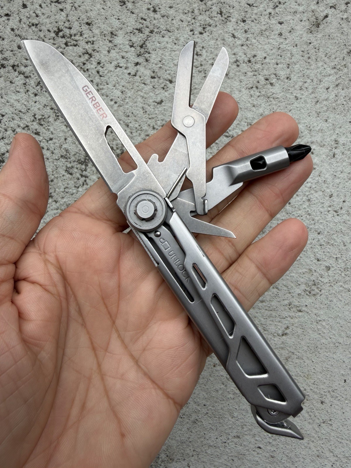 GERBER GEAR ARMBAR DRIVE 8-IN-1 MULTI-TOOL URBAN BLUE 31-003704, EXCELLENT!