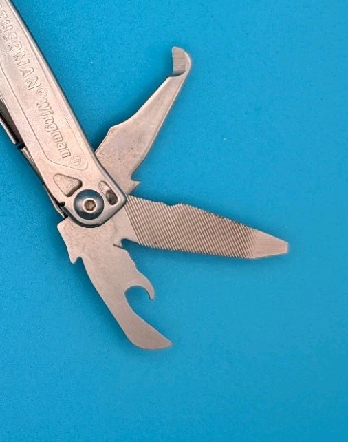 LEATHERMAN WINGMAN MULTI-TOOL! FAST SHIPPING!